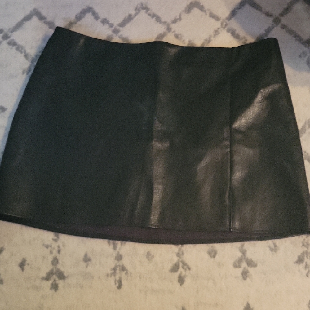 Old Navy Black FAUX leather Mini Skirt